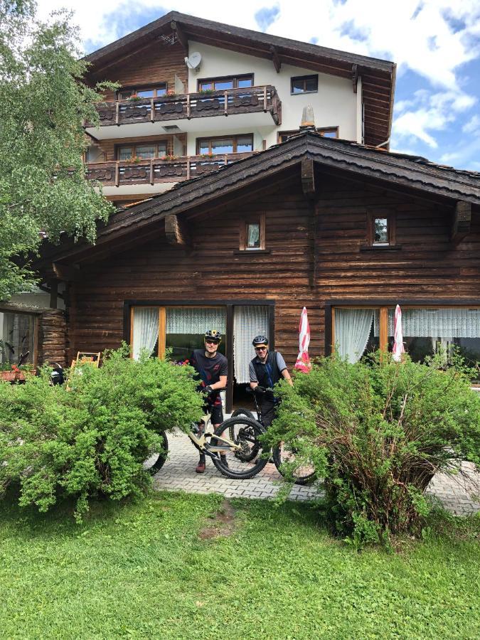 Hotel Adler Saas-Grund Exteriör bild
