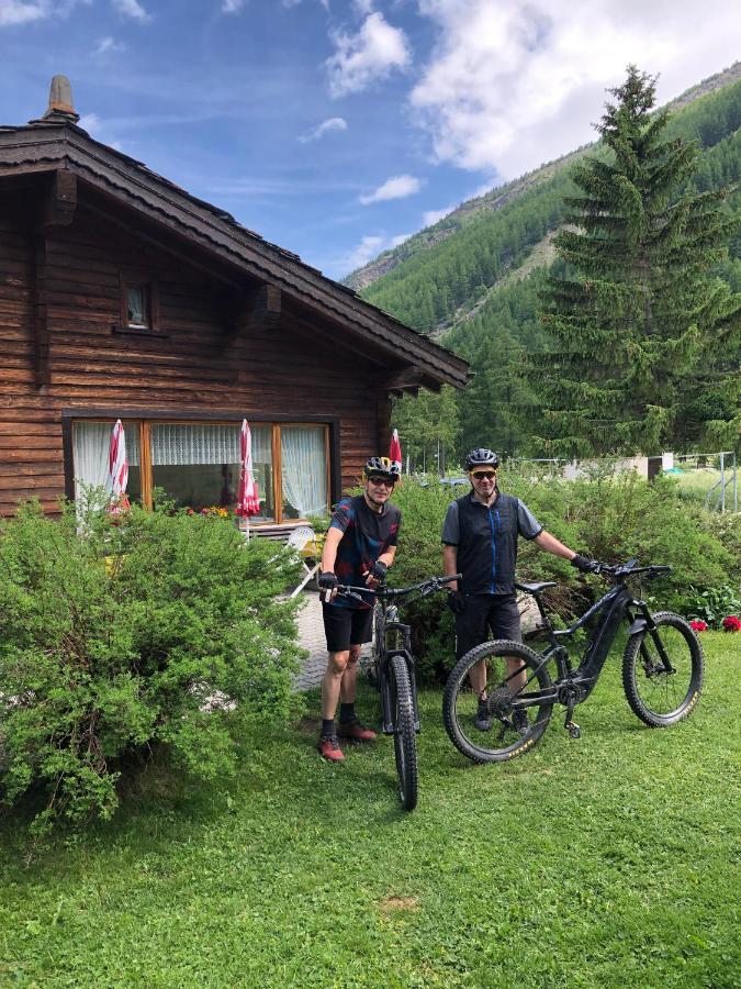 Hotel Adler Saas-Grund Exteriör bild
