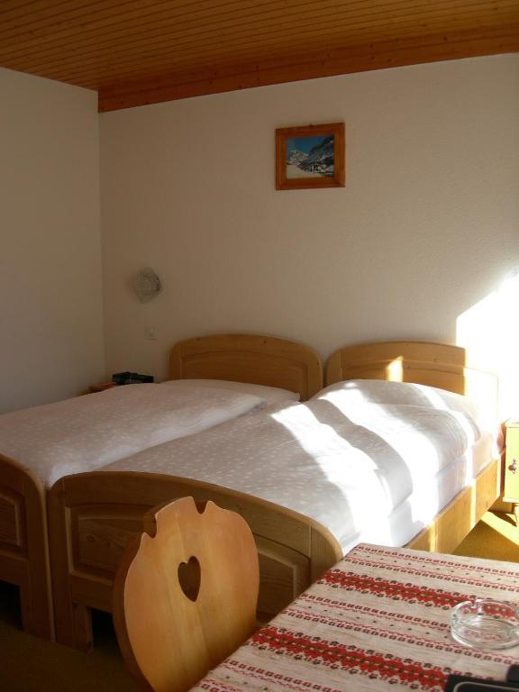Hotel Adler Saas-Grund Rum bild