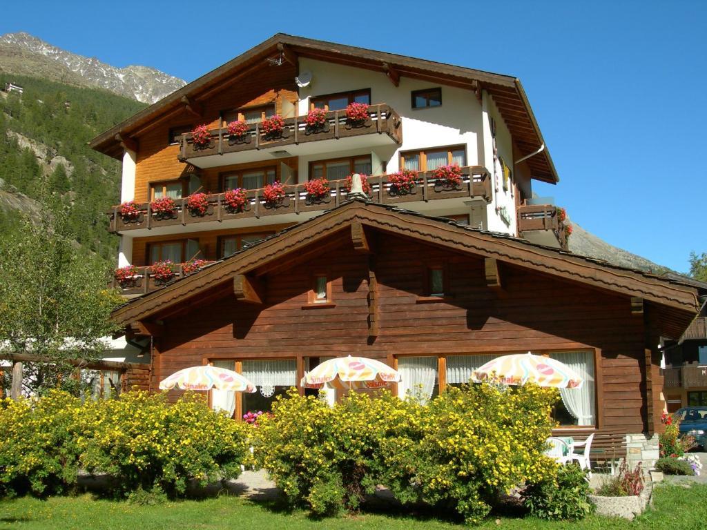 Hotel Adler Saas-Grund Exteriör bild