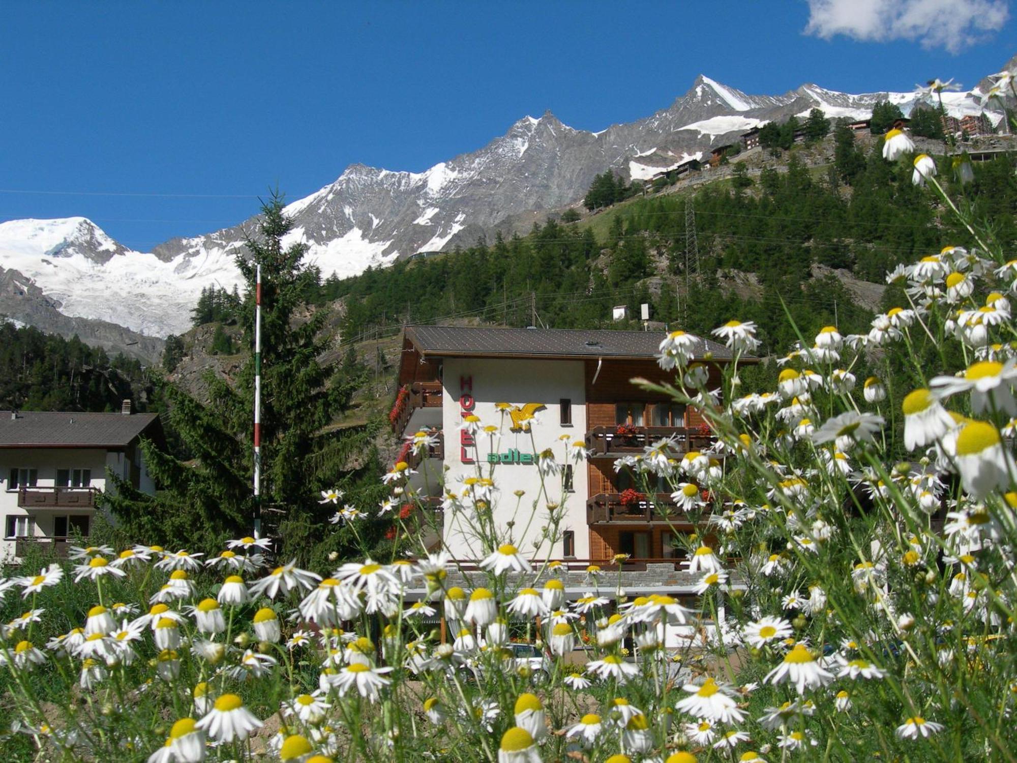 Hotel Adler Saas-Grund Exteriör bild