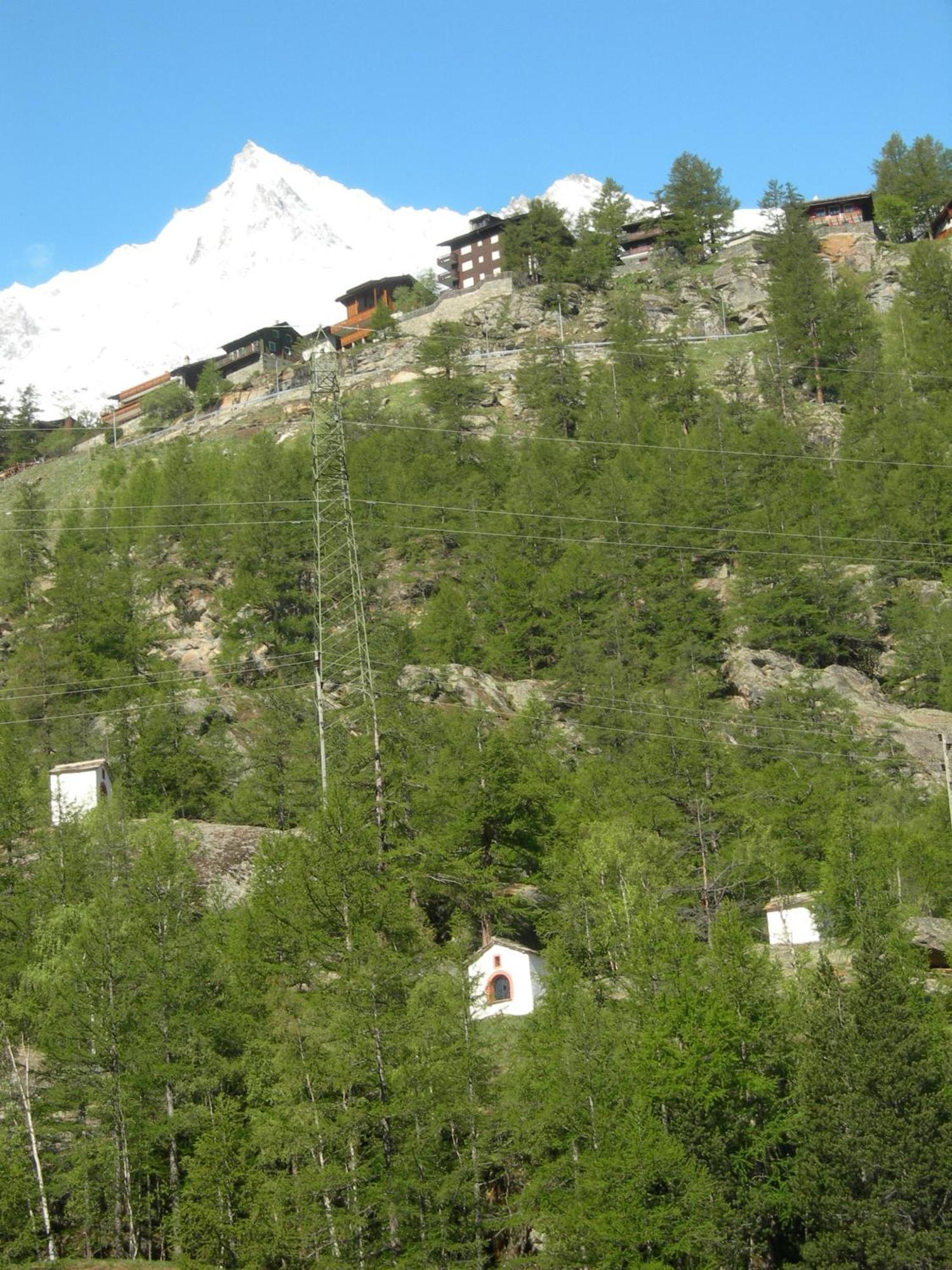 Hotel Adler Saas-Grund Exteriör bild