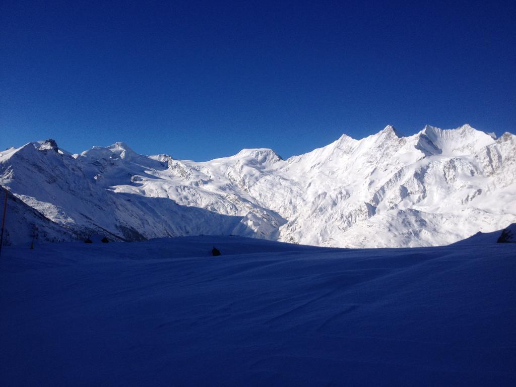 Hotel Adler Saas-Grund Exteriör bild